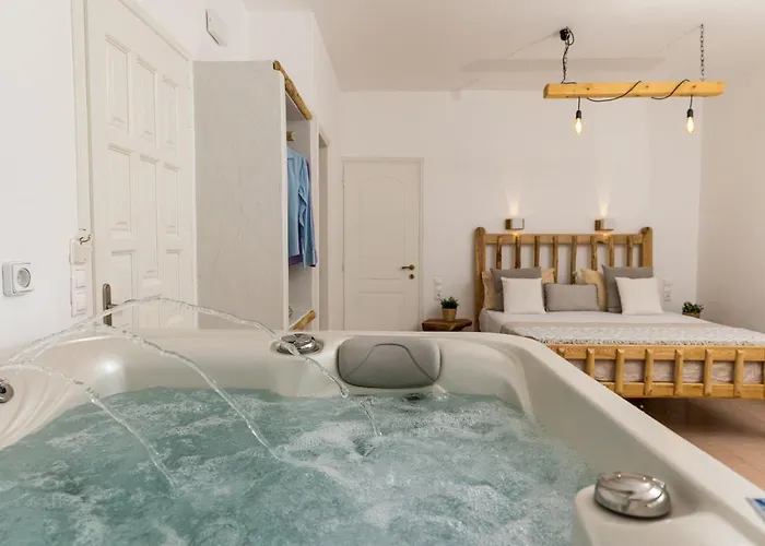 Aqua Naxos & איוס פרוקופיוס