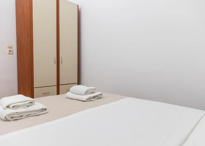 Aqua Naxos & בית הארחה איוס פרוקופיוס