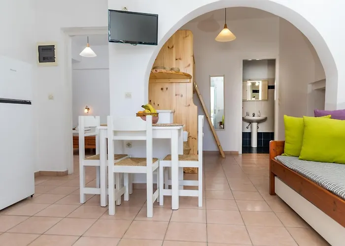 Aqua Naxos & Gasthuis 3*