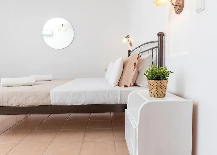 Aqua Naxos & Konukevi 3*